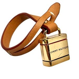 Tommy Hilfiger Gold Plated Bag Charm Tag Leather Keychain Vintage Metal Fob